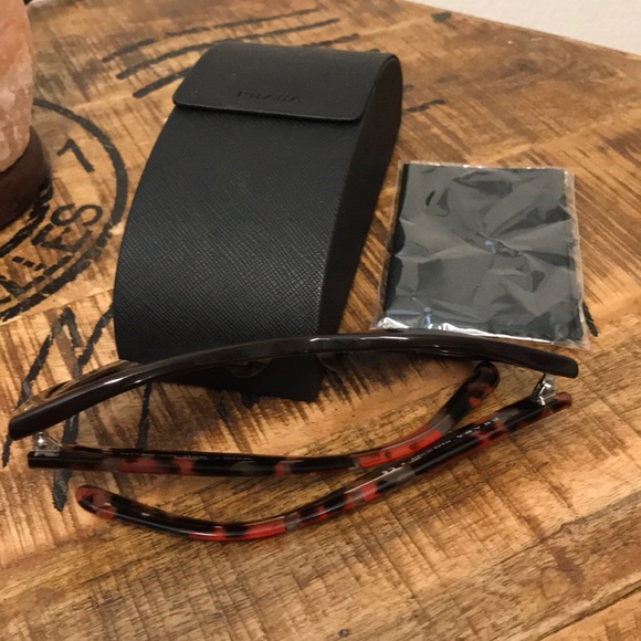 Prada tortoise shell & red frame sunglasses - Picture 3 of 8
